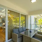 Apartment Sunshine Blue Zamardi