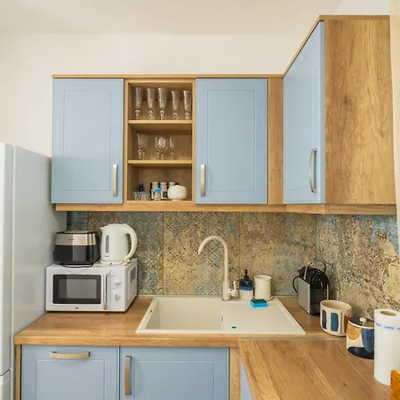 Sunshine Blue Zamárdi