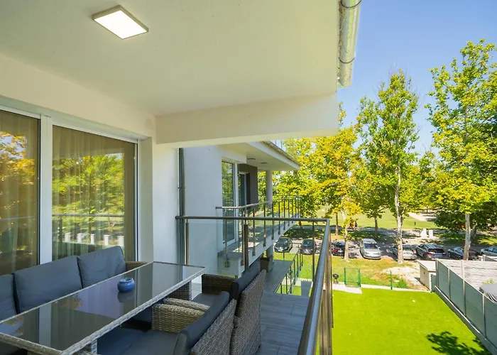 Sunshine Blue Apartment *